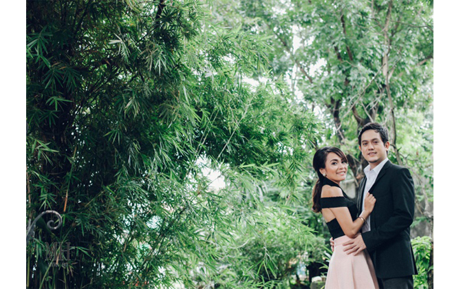 indoor engagement session at home