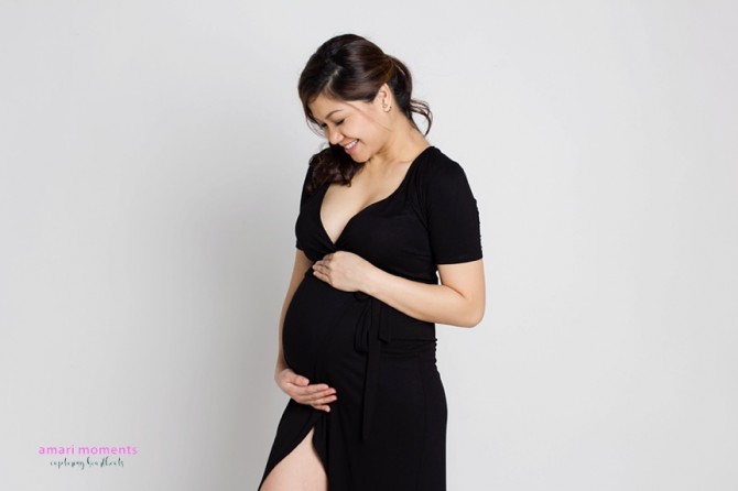 Maternity studio shoot by Amari Moments